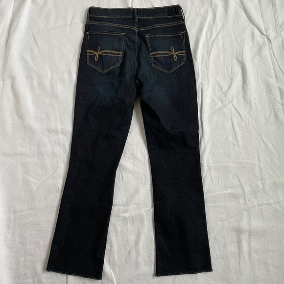 Levi's Women's Denim Jeans Dark Washed Stretch W30 EUC - Picture 4 of 10